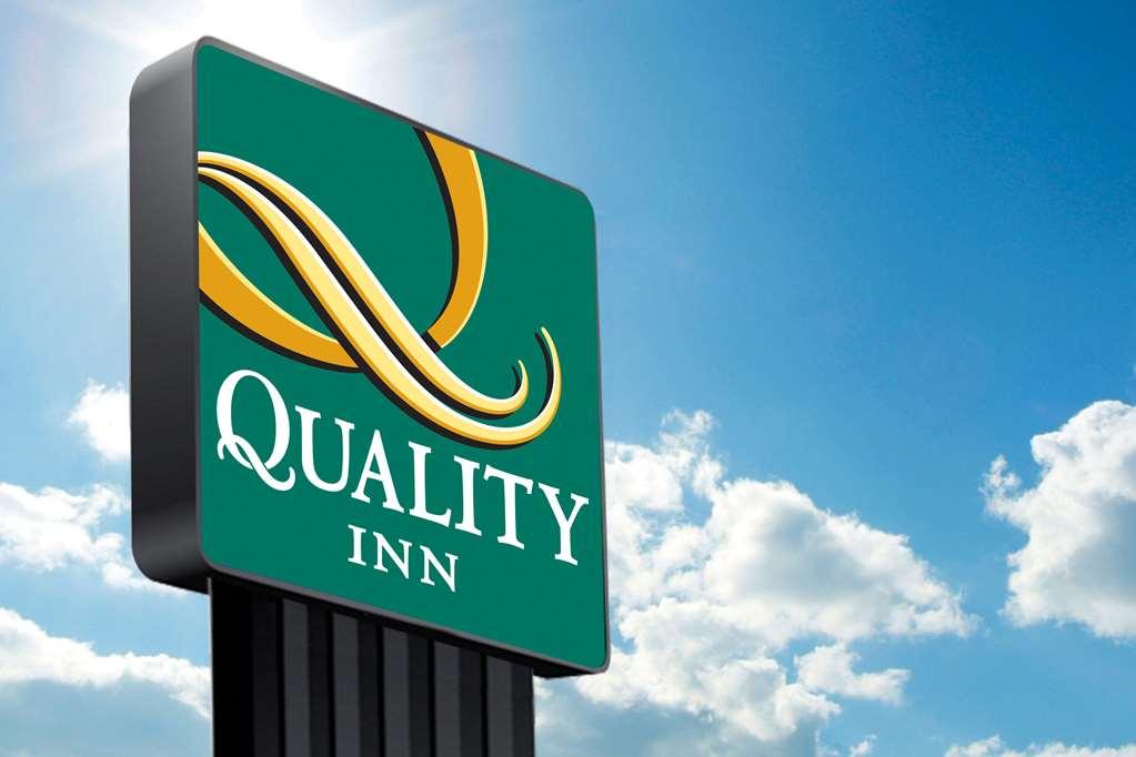 Quality Inn Lexington -Horse Park Buitenkant foto