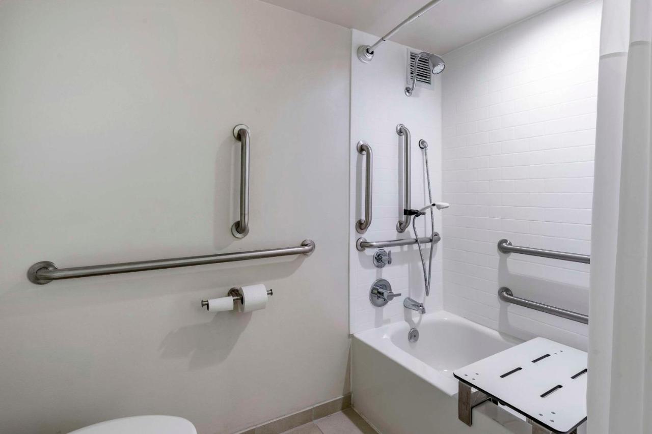 Quality Inn Lexington -Horse Park Buitenkant foto