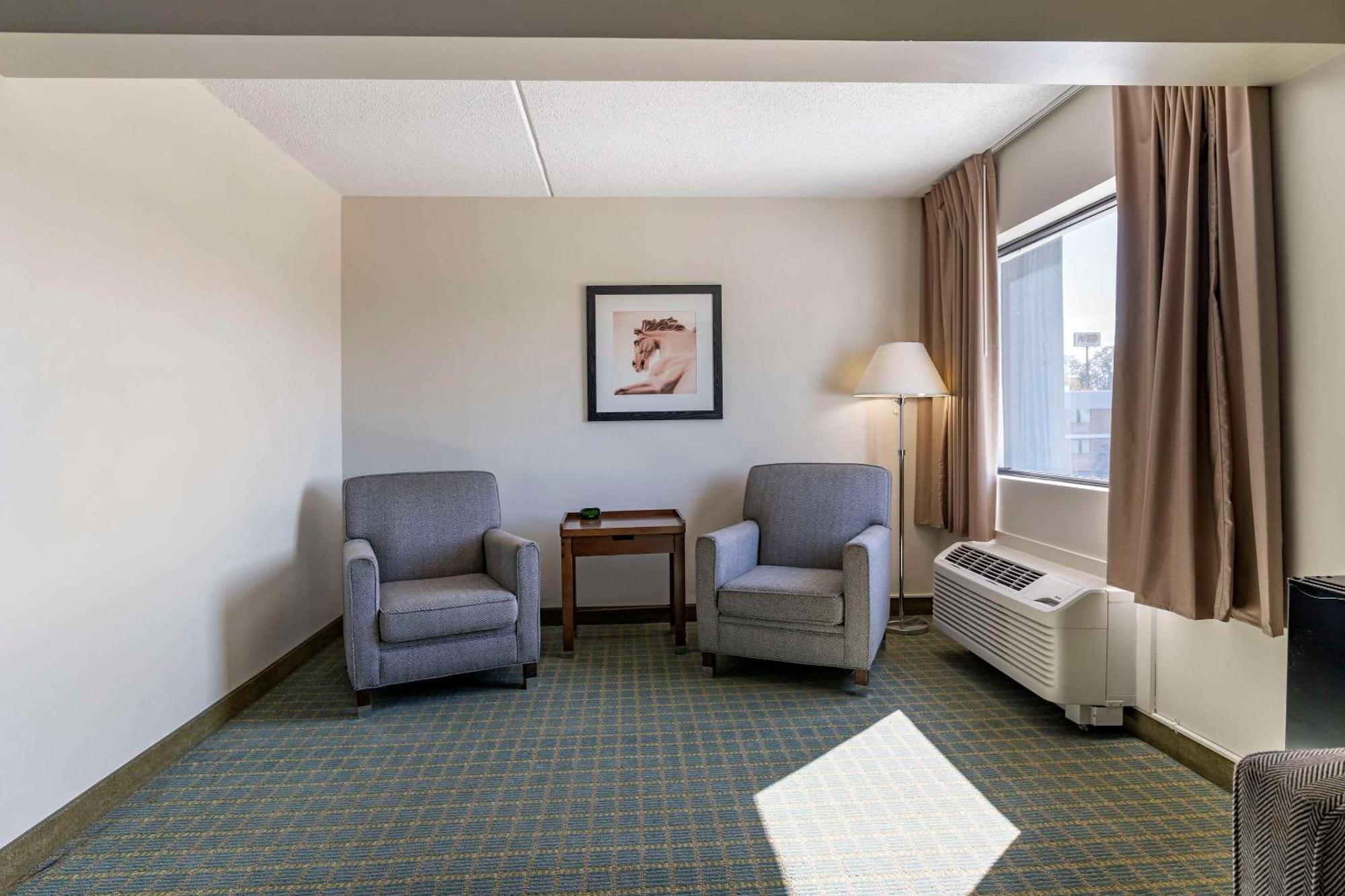 Quality Inn Lexington -Horse Park Buitenkant foto