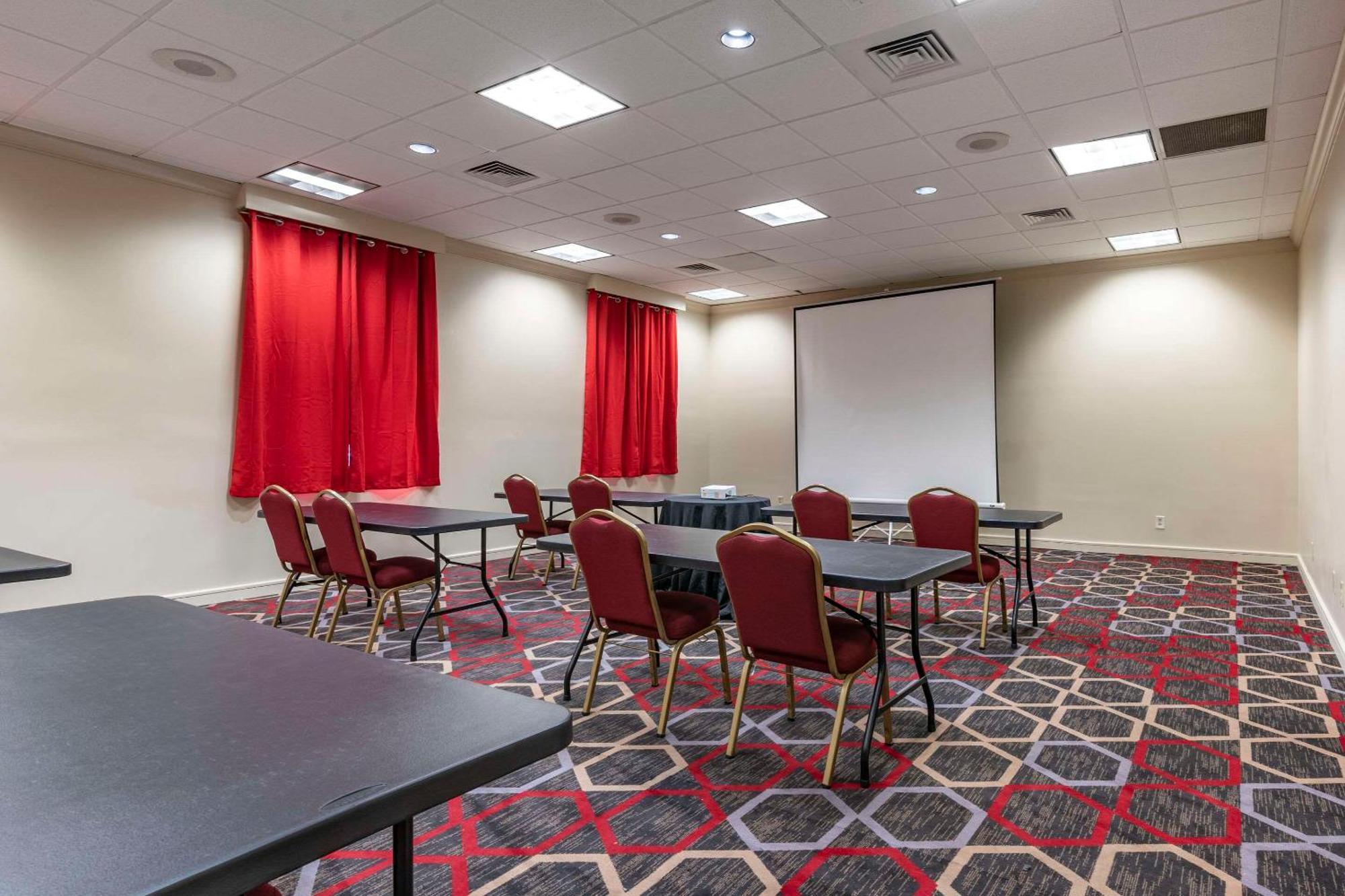 Quality Inn Lexington -Horse Park Buitenkant foto