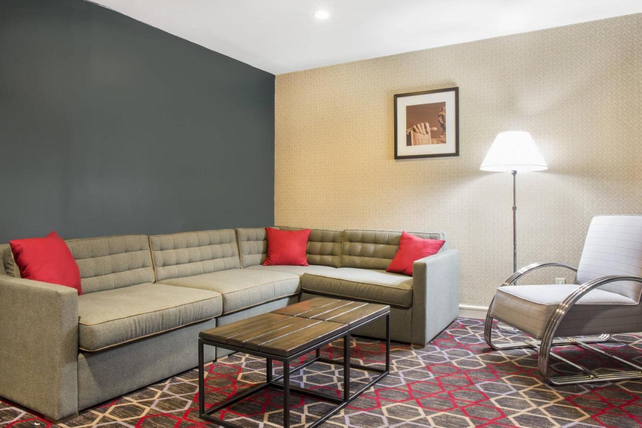 Quality Inn Lexington -Horse Park Buitenkant foto